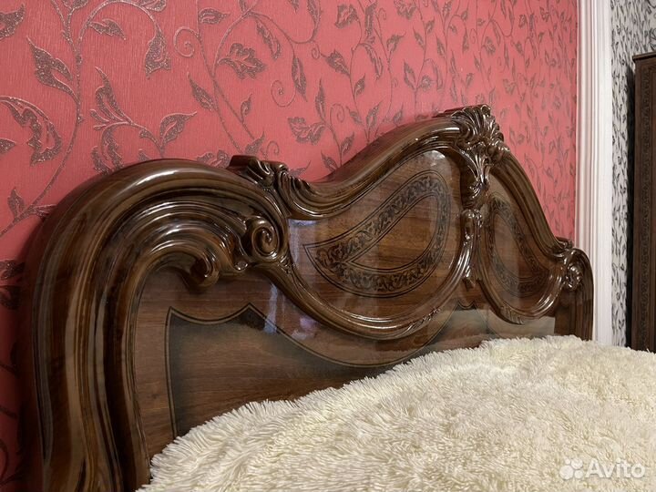 Спальный гарнитур