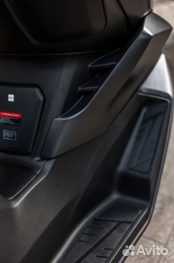 Макси-скутер Voge SR3