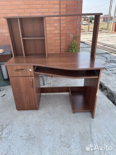 Компьютерный стол