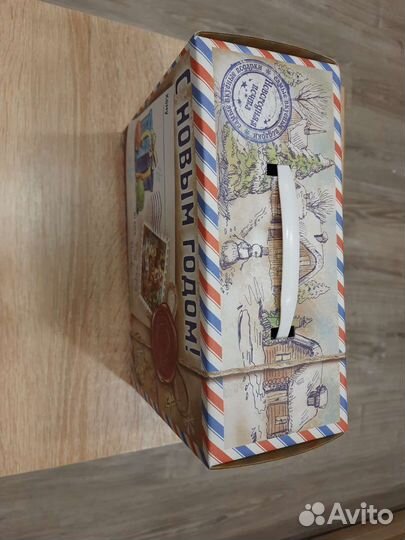 Новогодняя подарочная коробка