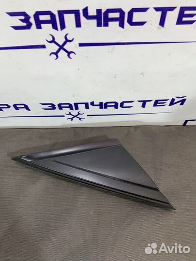 Накладка крыла (уголок зеркала) переднего правого