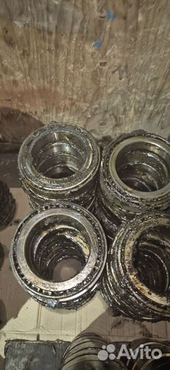 Подшипник 2007122 б.у