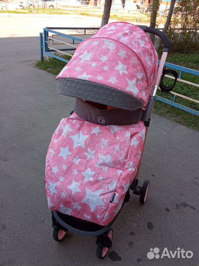 Прогулочная коляска