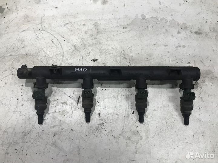 Форсунка топливная Kia Rio 1