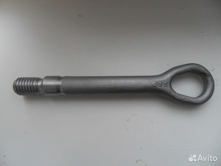 Буксировочный крюк от mercedes