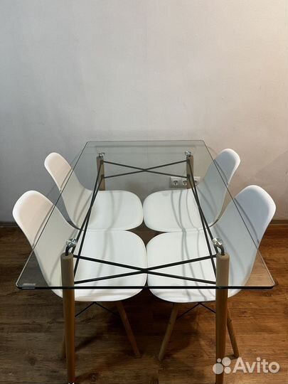 Комплект стеклянный стол и стулья Eames