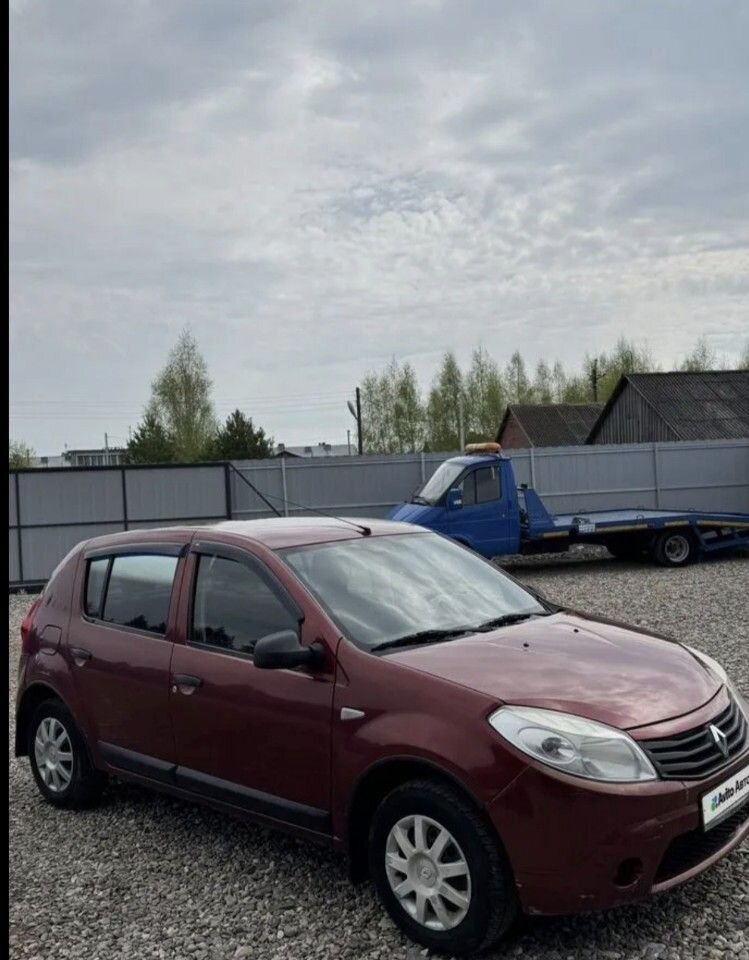 Renault Sandero: фото из отзыва