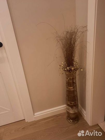 Ваза с декоративным хворостом