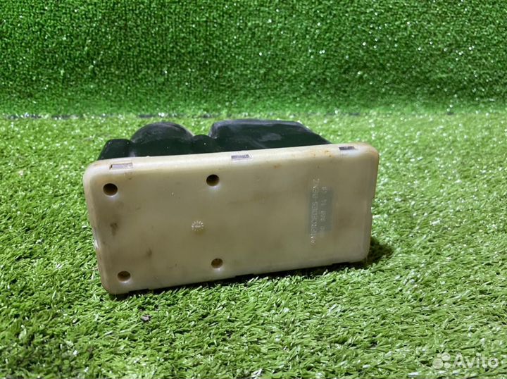 Компрессор центрального замка Mercedes W124