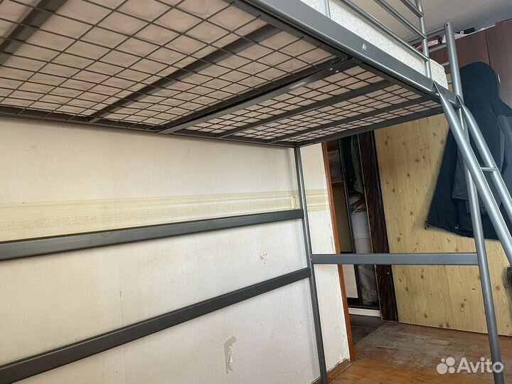 Кровать двухъярустная(чердак)