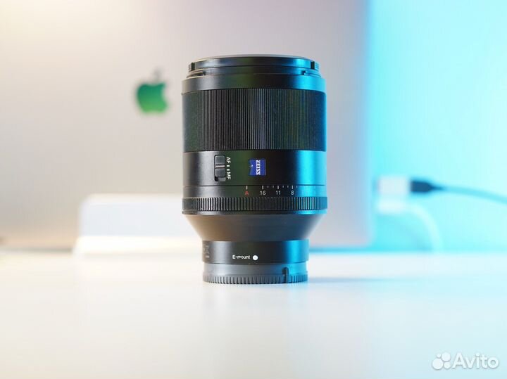 Sony Zeiss Planar T* FE 50mm f/1.4 ZA SEL-50F14Z