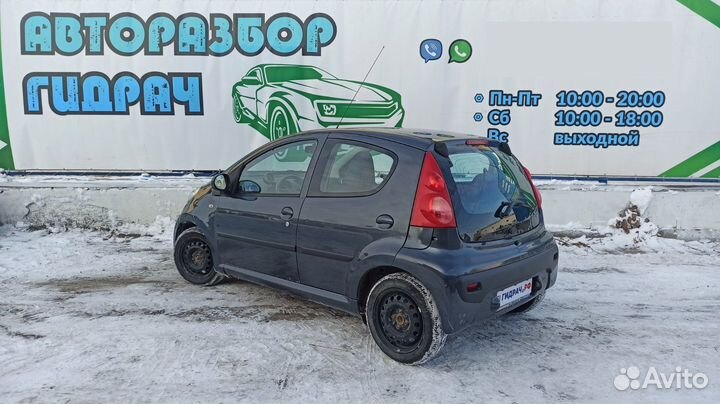 Трапеция стеклоочистителей Peugeot 107 6405HT