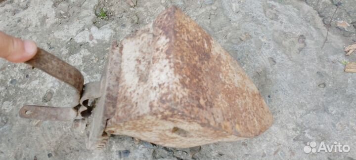 Утюг старинный угольный