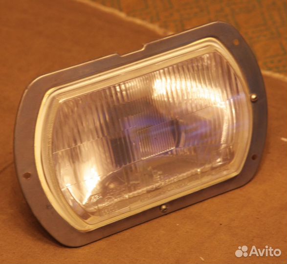 Фара Москвич 2140