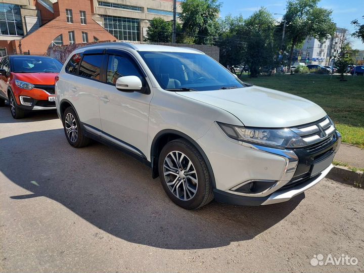 Mitsubishi Outlander 2 CVT, 2017, 111 111 км