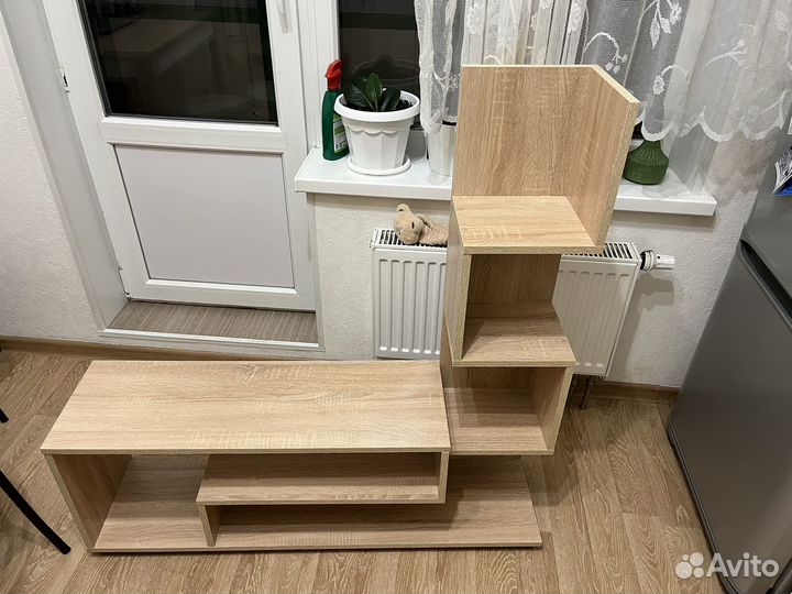 Полка под телевизор