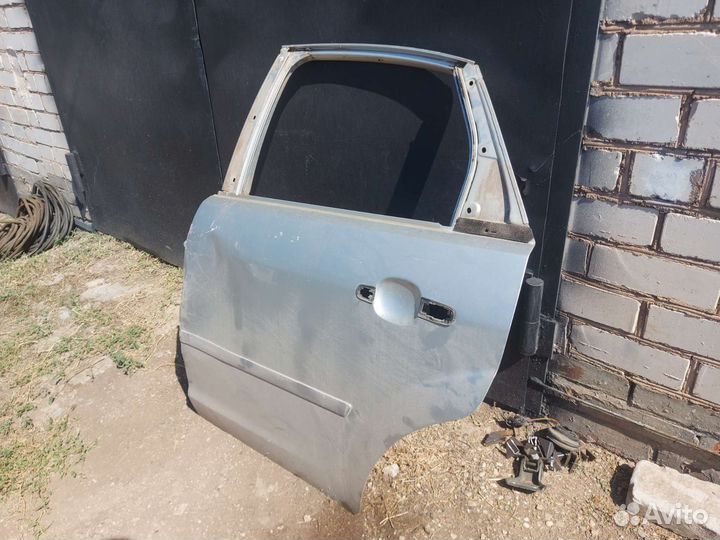Дверь задняя левая Ford focus 2 под ремонт
