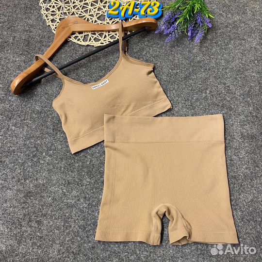 Спортивный костюм женский