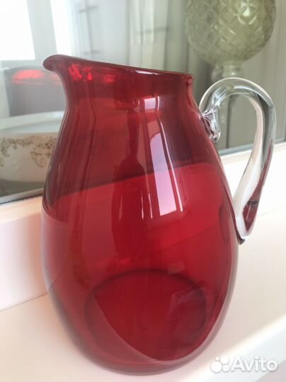 Кувшин из красного стекла СССР