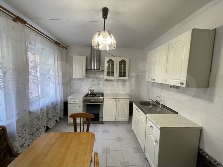 4-к. квартира, 95 м², 3/10 эт.