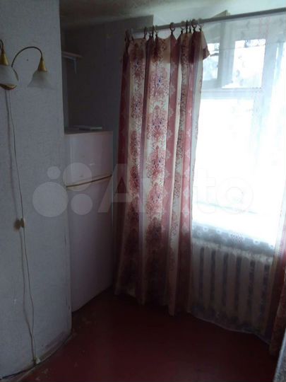 Комната 16 м² в 8-к., 1/5 эт.