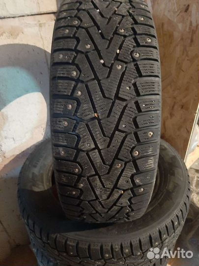 Pirelli Ice Zero SUV 225/60 R17