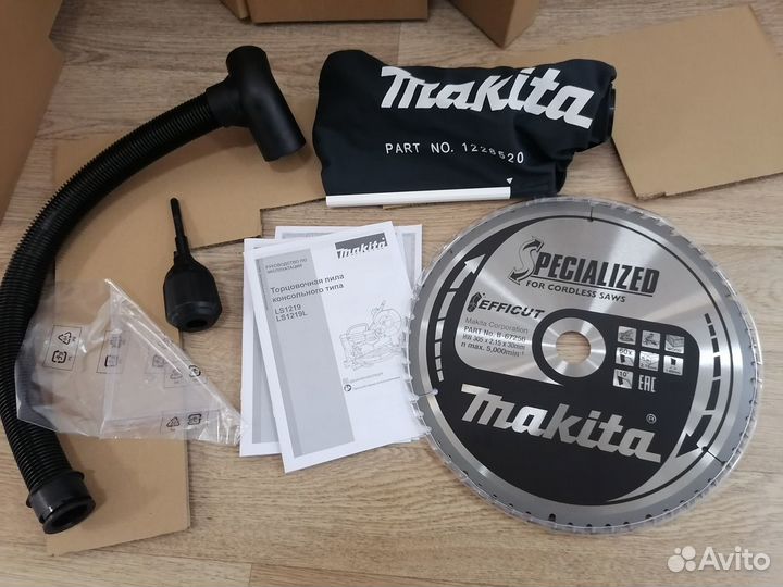 Торцовочная пила Makita LS1219L (новая)