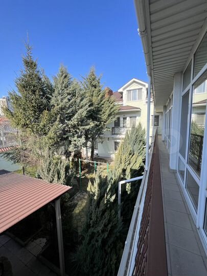 Дом 605,5 м² на участке 9 сот.