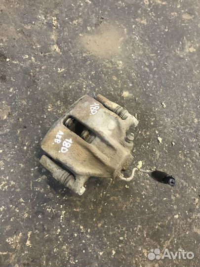 Суппорт передний левый VW Passat B5