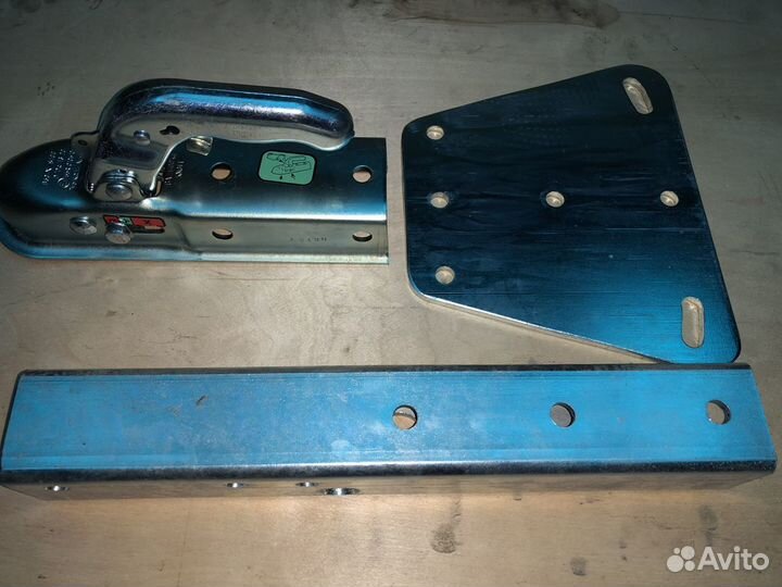 Сцепная головка, замковое устройство для прицепа