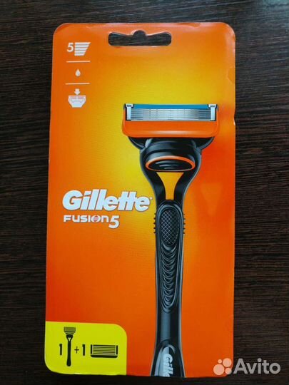 Оригинал gillette fusion5 (1ручка+10кассет) гель