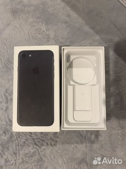 Коробка из под телефона iPhone 7