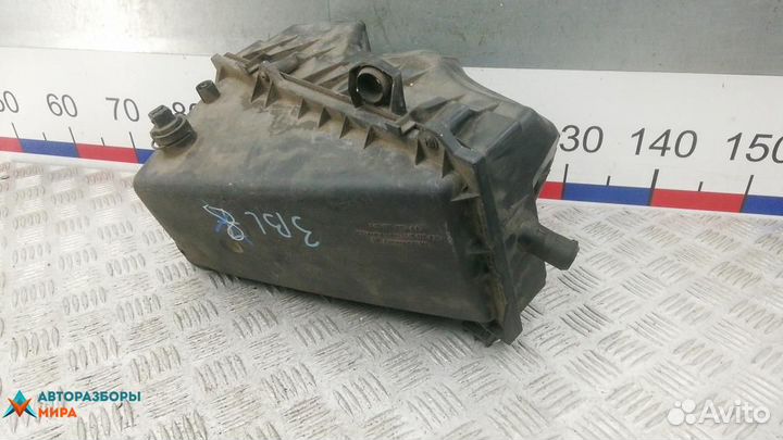 Корпус воздушного фильтра Volkswagen Golf 4 2000