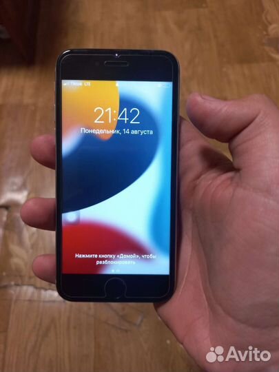 Телефон iPhone 6s