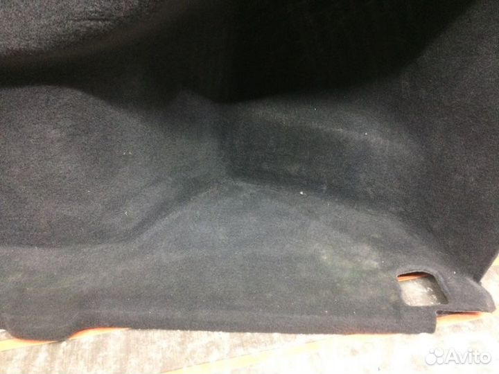 Обшивка багажника правая Mercedes-Benz E-Class