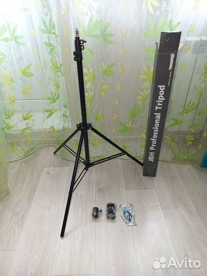 Стойка для телефона и фотоаппарата