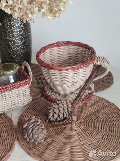 Салфетки,плейсмат плетеные на стол