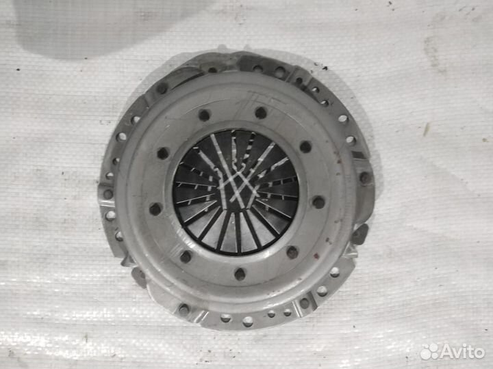 Корзина сцепления Рено Логан 1.6