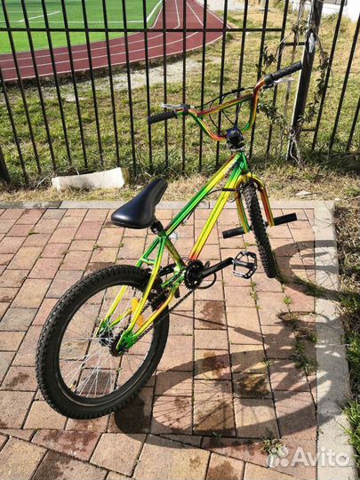 Трюковой велосипед BMX