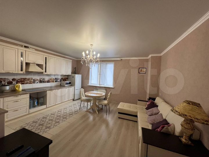 3-к. квартира, 91 м², 14/16 эт.