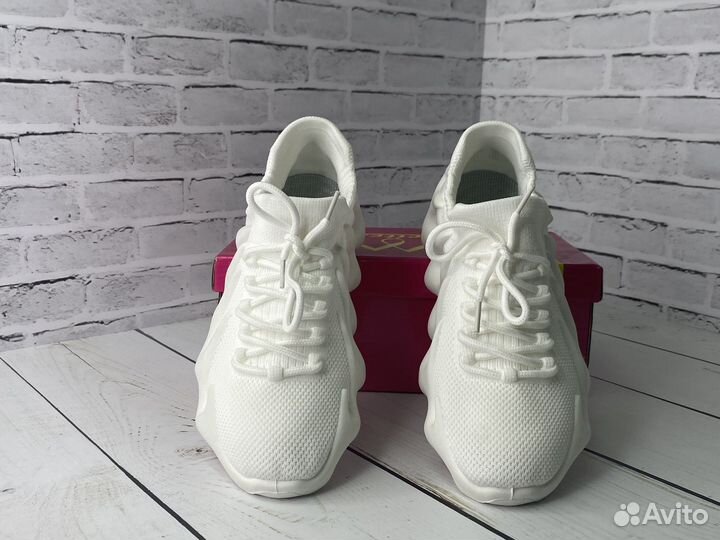 Текстильные кроссовки