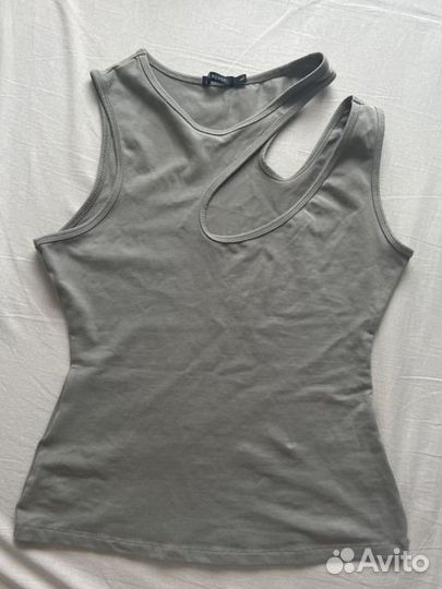 Майка с вырезом