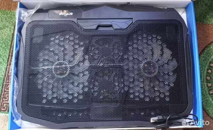 Охлаждающая подставка для ноутбука