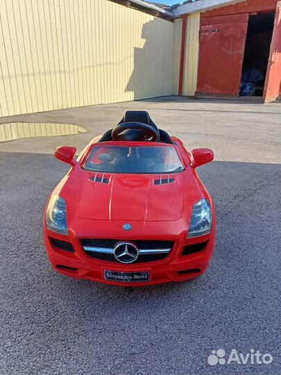 Продам детскую машинку на аккумуляторе