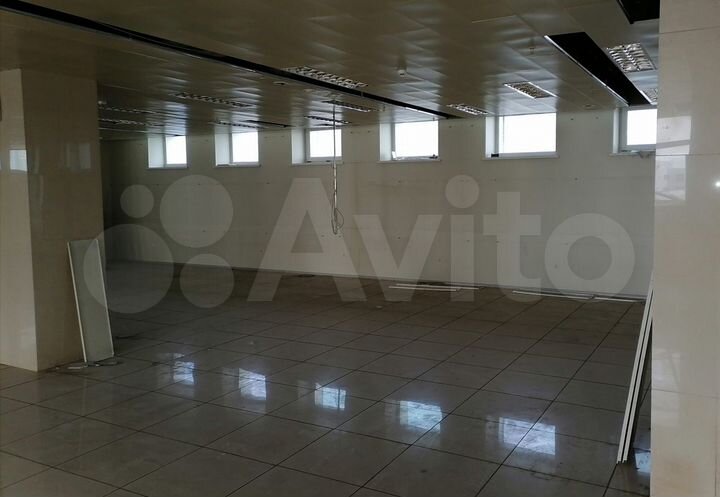 Свободного назначения (офис, магазин), 650 м²