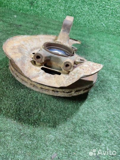 Кулак поворотный передний левый LADA Kalina