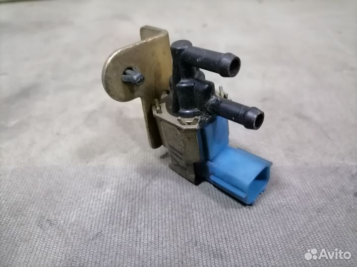 Электромагнитный клапан Nissan Wingroad Y11 2002