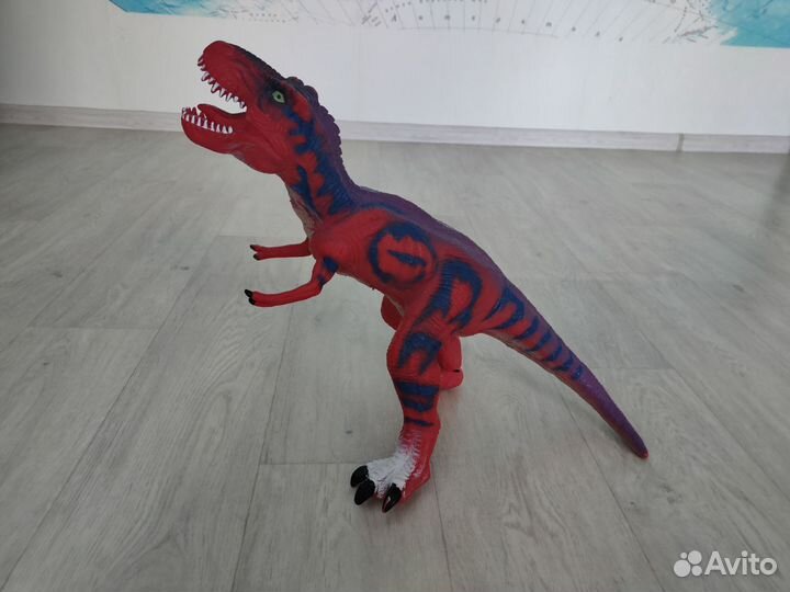 Игрушка динозавр большой
