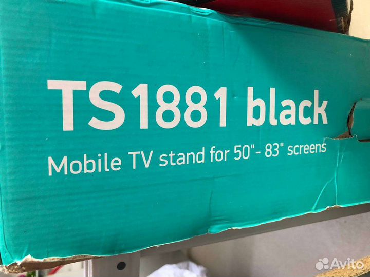 Стойка для телевизора на колесах