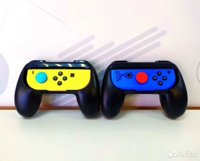 Держатели в форме геймпада для Switch (2шт) новые